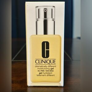 Clinique Dramatically Different Moisturizing Gel 4.2 Fl Oz